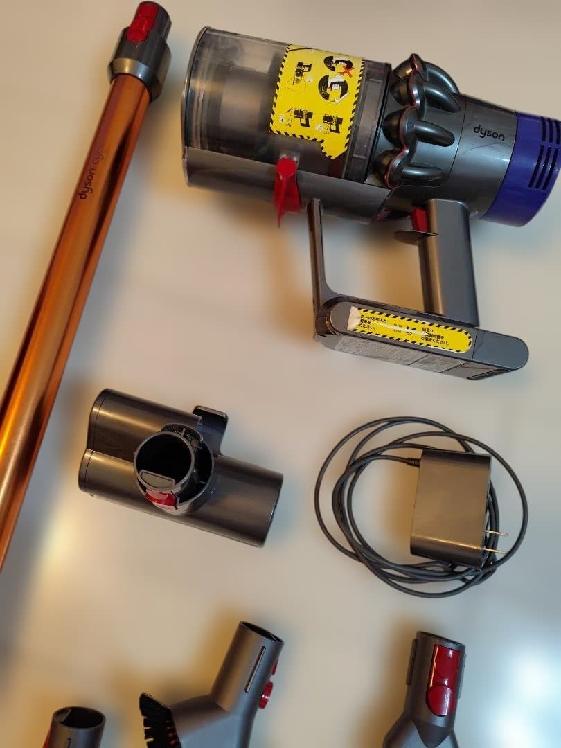 ジャンク品 Dyson SV12 ダイソンコードレス掃除機 アタッチメント付き