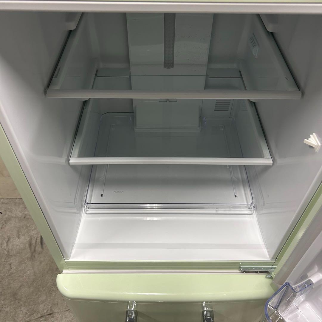 送料無料&一部地域は5000円引き！女性に人気のレトロ調冷蔵庫 20年製 ！