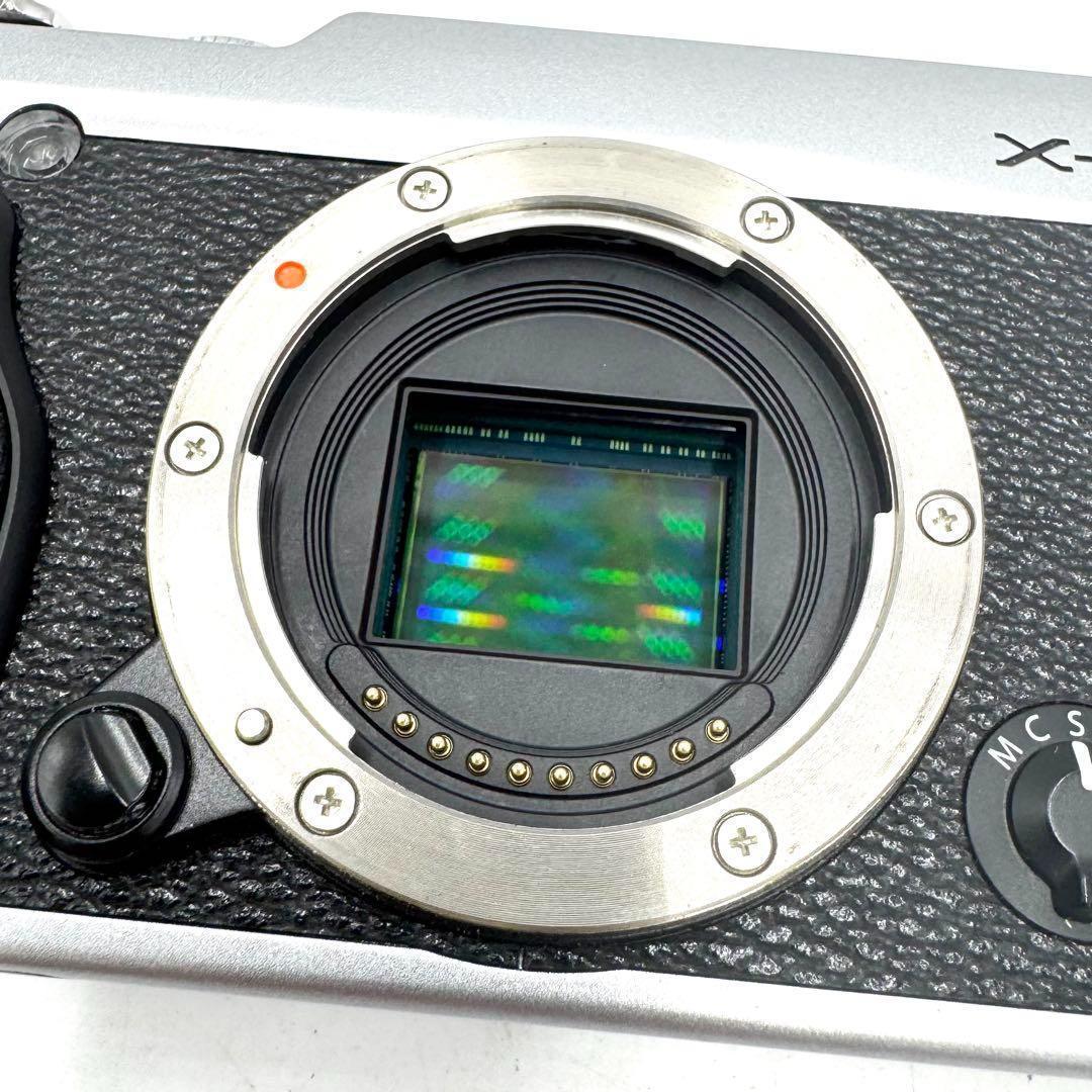 美品 FUJIFILM フジフィルムX-E1 ミラーレス 一眼　シルバー