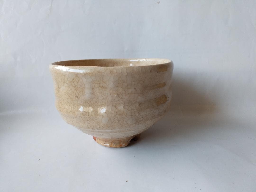 萩茶碗 小萩窯 厚東建信 作 萩焼 共箱 共布 茶道具 抹茶碗 美品 です。