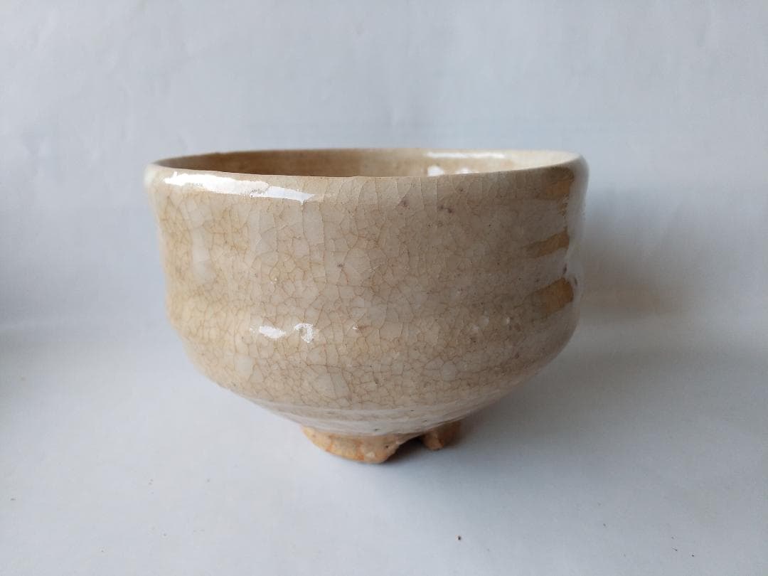 萩茶碗 小萩窯 厚東建信 作 萩焼 共箱 共布 茶道具 抹茶碗 美品 です。