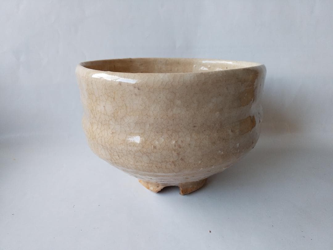 萩茶碗 小萩窯 厚東建信 作 萩焼 共箱 共布 茶道具 抹茶碗 美品 です。