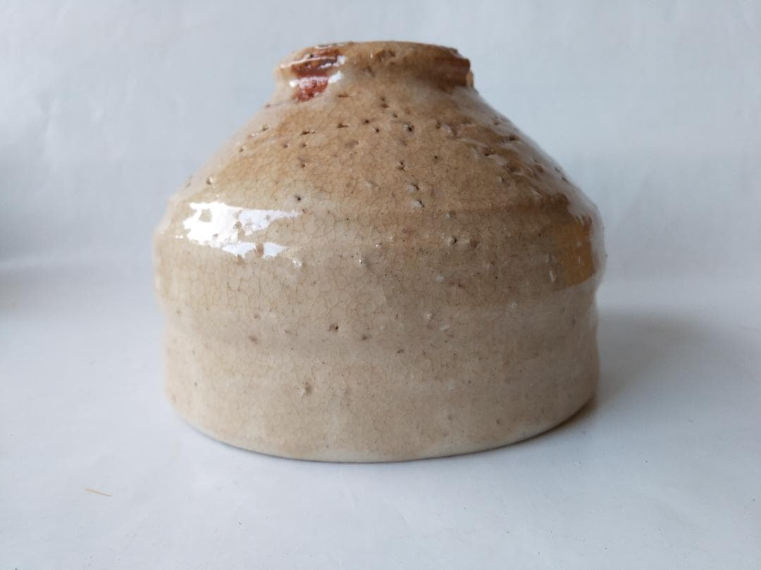 萩茶碗 小萩窯 厚東建信 作 萩焼 共箱 共布 茶道具 抹茶碗 美品 です。