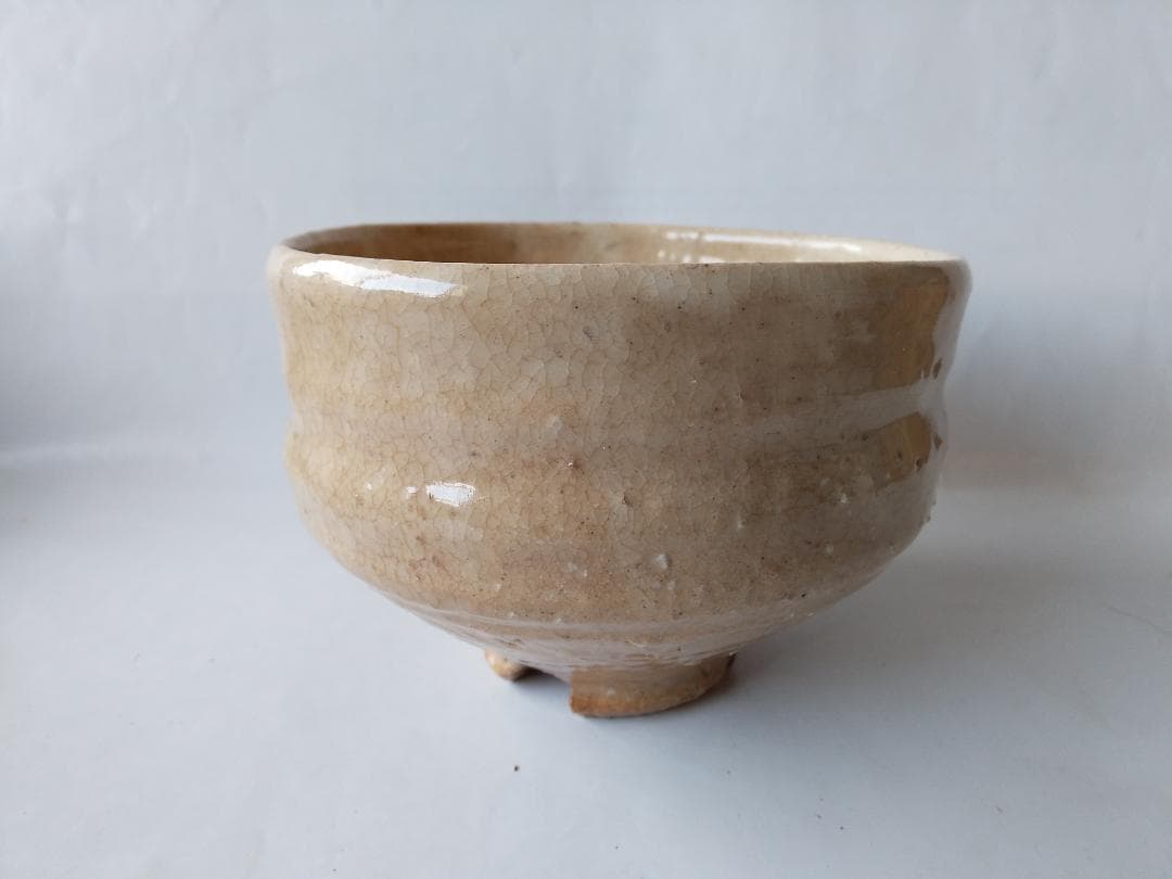 萩茶碗 小萩窯 厚東建信 作 萩焼 共箱 共布 茶道具 抹茶碗 美品 です。