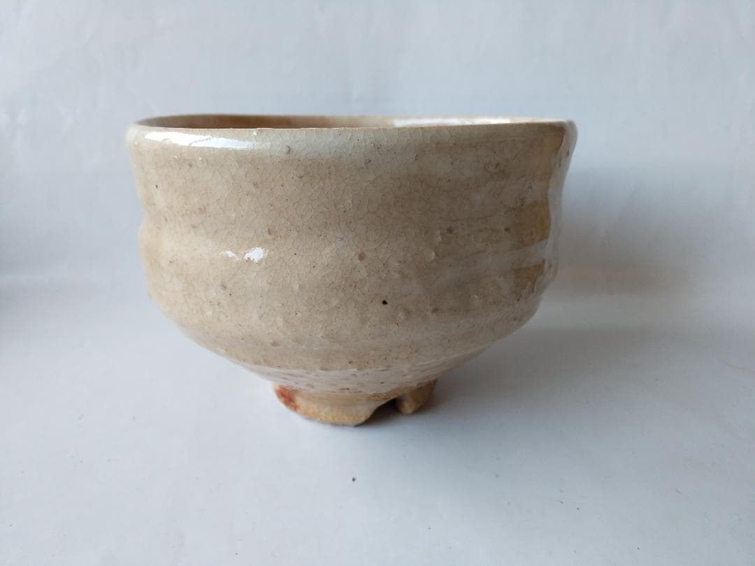 萩茶碗 小萩窯 厚東建信 作 萩焼 共箱 共布 茶道具 抹茶碗 美品 です。