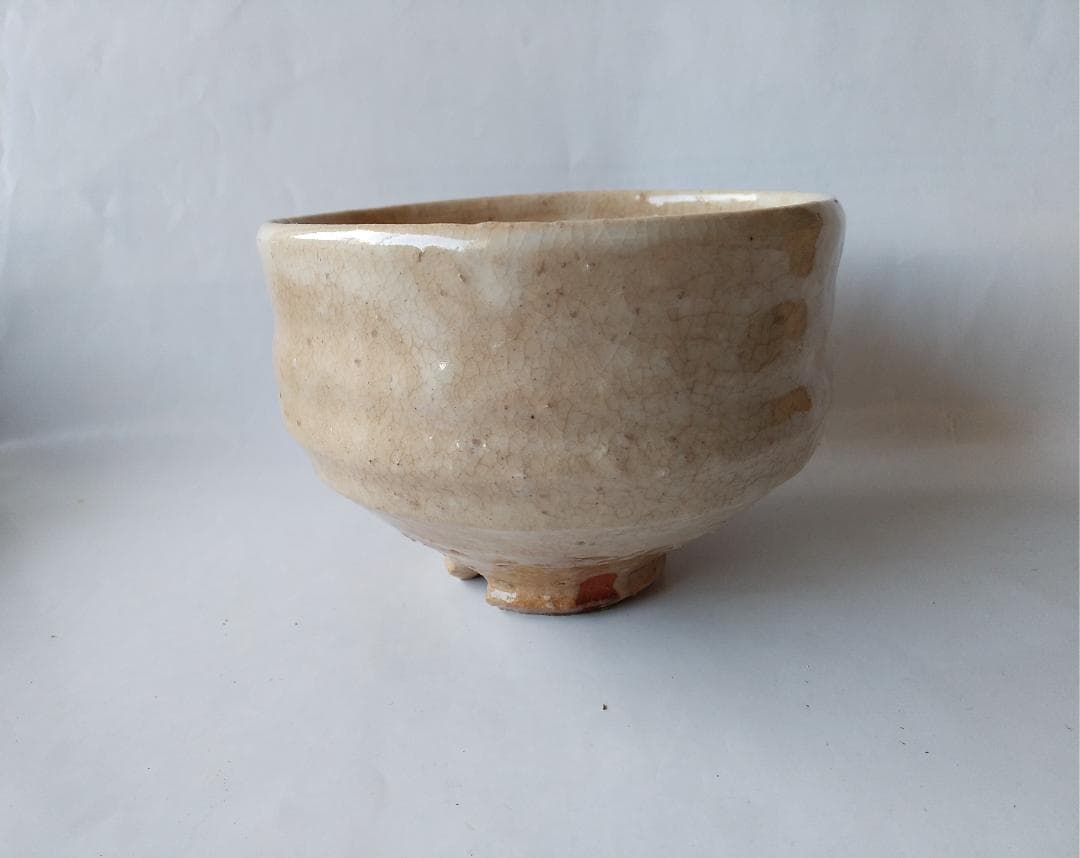 萩茶碗 小萩窯 厚東建信 作 萩焼 共箱 共布 茶道具 抹茶碗 美品 です。