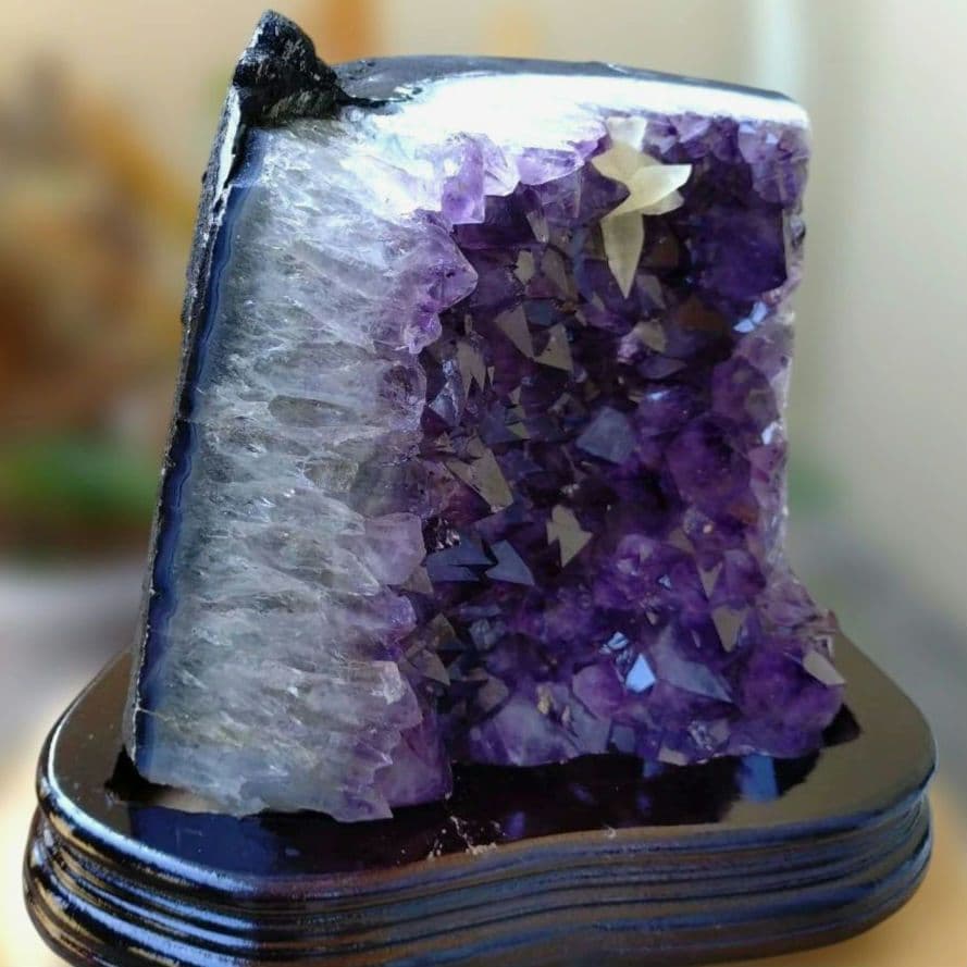 ✴️美品✴️虹入り✴️カルサイト共生✴️ブラジル産アメジストクラスター6.9Kg