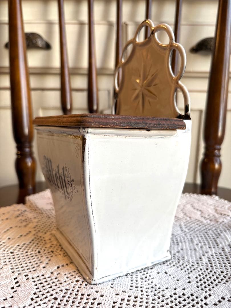 アンティークホーロー　レアデザイン　フラワー缶　木蓋　金彩　透かし模様　ドイツ製